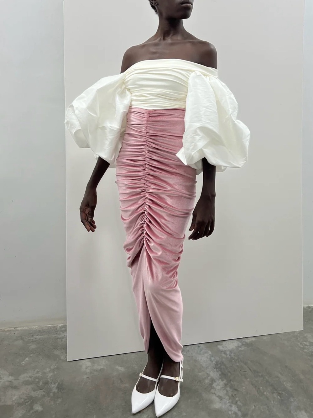 NWT By Efrain Mogollon Isla velvet skirt old rose Sz 2 $680 Avant Garde Emerging